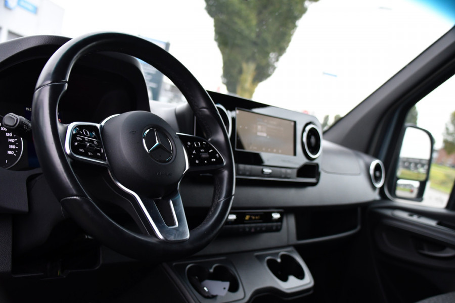 Mercedes-Benz Sprinter 319 1.9 CDI L2H2 RWD PB Edition Full Options! Luchtvering, Cruise, 360 Camera, Stoelverwarming, Clima, LED, Standkachel, Voorruit verwarming, 190pk, Automaat, Uniek!
