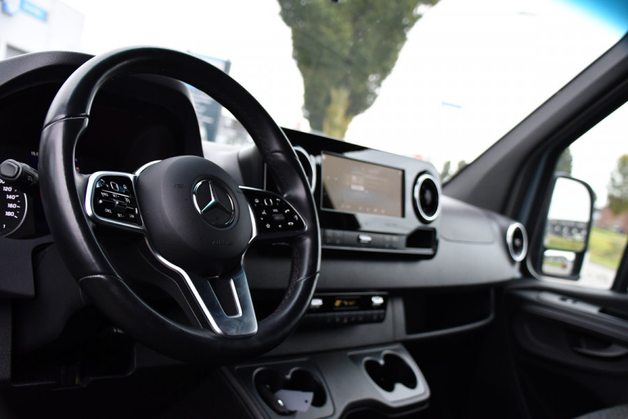 Mercedes-Benz Sprinter 319 1.9 CDI L2H2 RWD PB Edition Full Options! Luchtvering, Cruise, 360 Camera, Stoelverwarming, Clima, LED, Standkachel, Voorruit verwarming, 190pk, Automaat, Uniek!