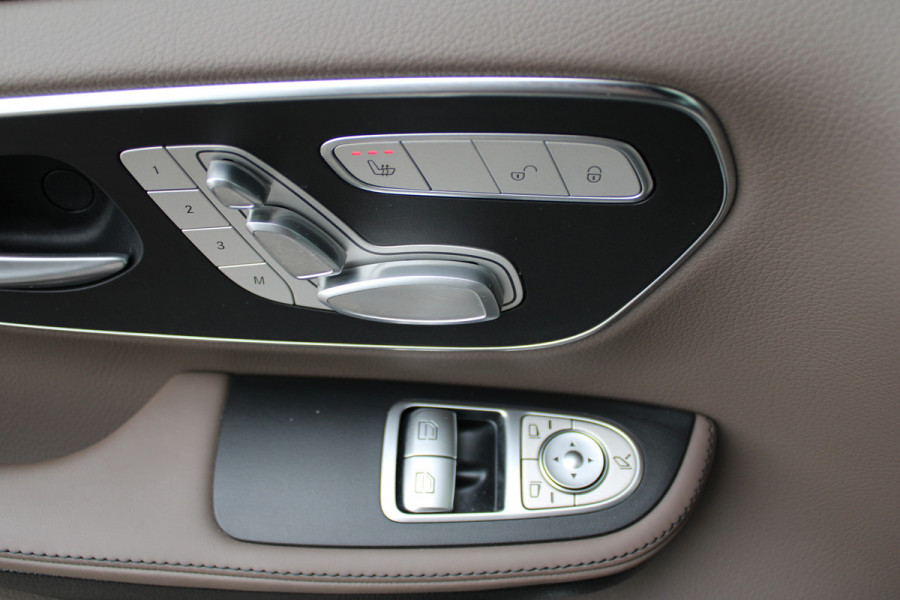 Mercedes-Benz V-Klasse 300d / AMG / DC / Exclusive / 4-Matic / Pano / Luchtv / Elec Stoel / Burmester / Vol Opties / NIEUWSTAAT