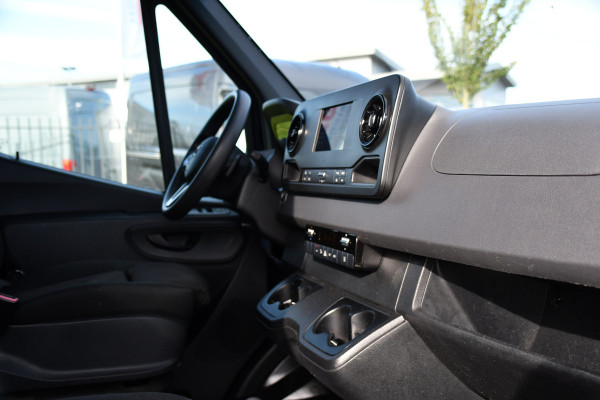 Mercedes-Benz Sprinter 317 1.9 CDI L2H2 RWD DC PB Edition Camera Cruise, Carplay, LED, 3500kg Trekhaak, Geveerde stoel, Standkachel, Automaat, 170pk, Uniek!
