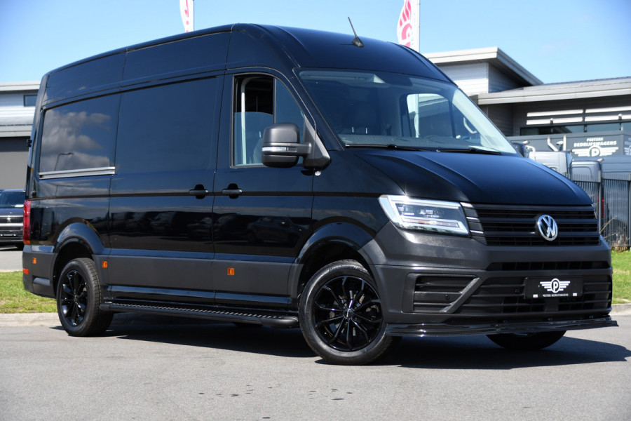 Volkswagen Crafter 35 2.0 TDI L3H3 Black Edition Camera, Adaptieve Cruise, 3000kg Trekhaak, Automaat, LED, Geveerde stoel, 164pk, Massage stoel, Uniek!