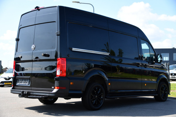 Volkswagen Crafter 35 2.0 TDI L3H3 Black Edition Camera, Adaptieve Cruise, 3000kg Trekhaak, Automaat, LED, Geveerde stoel, 164pk, Massage stoel, Uniek!