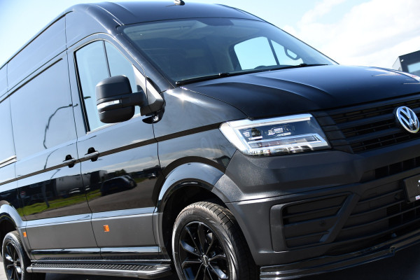 Volkswagen Crafter 35 2.0 TDI L3H3 Black Edition Camera, Adaptieve Cruise, 3000kg Trekhaak, Automaat, LED, Geveerde stoel, 164pk, Massage stoel, Uniek!