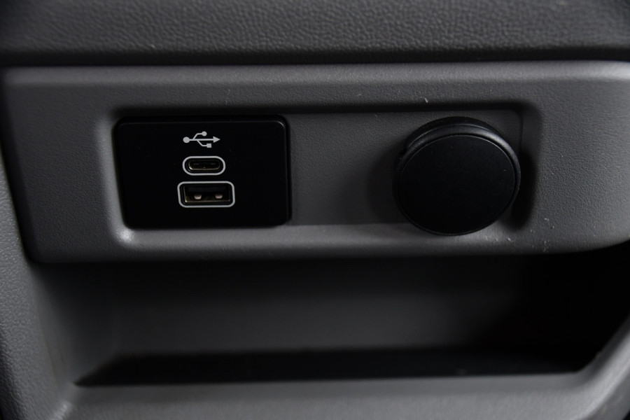 Ford Transit Custom 300 2.0 TDCI L2H1 Limited Black Edition Adaptieve Cruise, Camera, Carplay, LED, 2 x Schuifdeur, Automaat, 170pk, Stoelverwarming, Sensoren, Uniek!