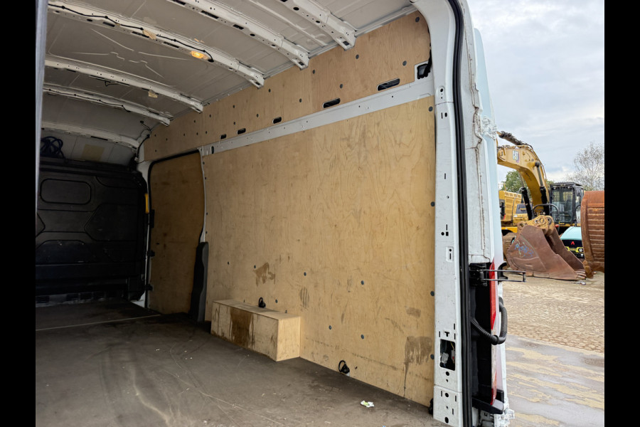 Ford E-Transit e-Transit 68kWh 184PK
