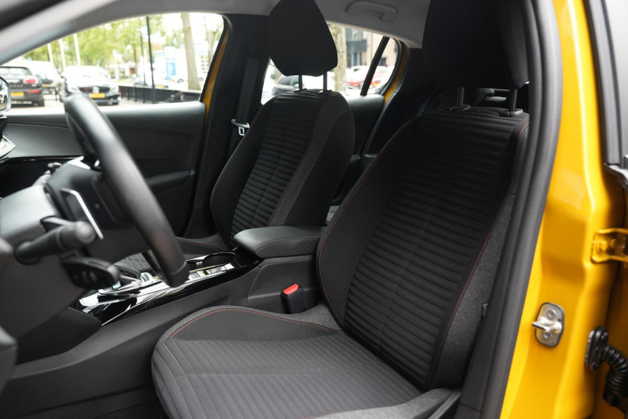 Peugeot 208 1.2 PureTech Allure Apple Carplay Vermoeidheidsherkenning LED dagrijverlichting DAB+ Cruise control