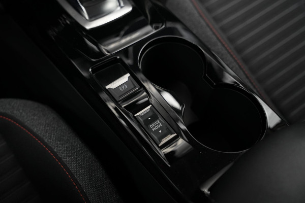 Peugeot 208 1.2 PureTech Allure Apple Carplay Vermoeidheidsherkenning LED dagrijverlichting DAB+ Cruise control