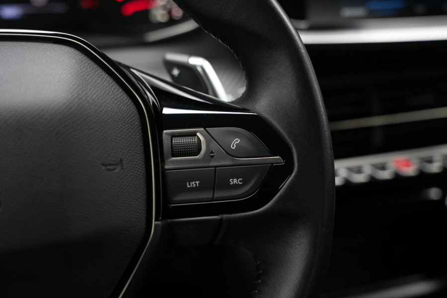 Peugeot 208 1.2 PureTech Allure Apple Carplay Vermoeidheidsherkenning LED dagrijverlichting DAB+ Cruise control