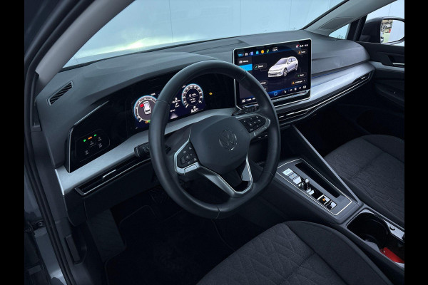 Volkswagen Golf Variant 1.5 eTSI Life 115 PK DSG | Navigatie | Trekhaak | Stoel- en stuurverwarming |