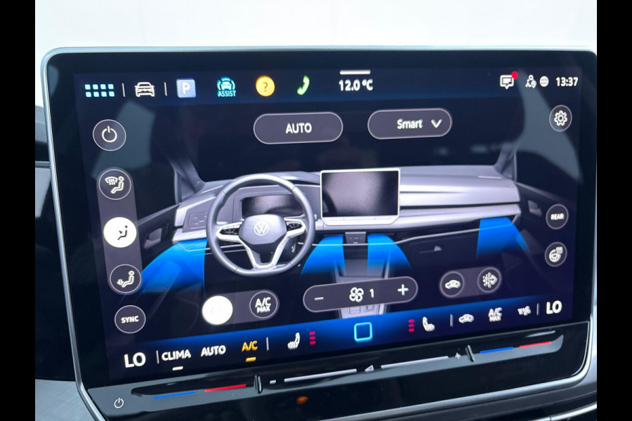 Volkswagen Golf Variant 1.5 eTSI Life 115 PK DSG | Navigatie | Trekhaak | Stoel- en stuurverwarming |