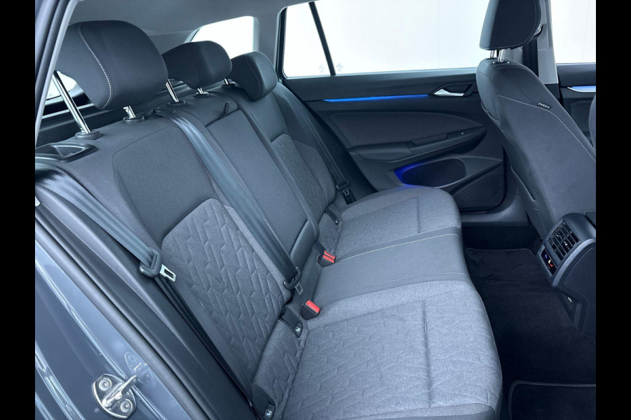 Volkswagen Golf Variant 1.5 eTSI Life 115 PK DSG | Navigatie | Trekhaak | Stoel- en stuurverwarming |