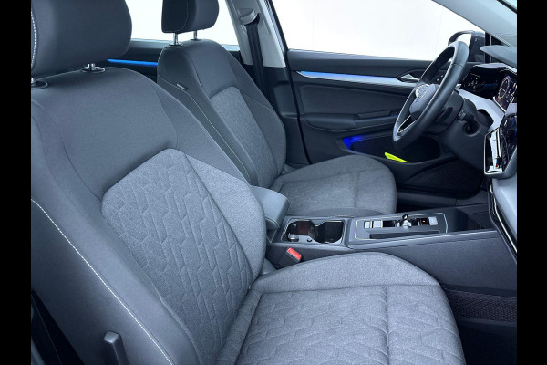 Volkswagen Golf Variant 1.5 eTSI Life 115 PK DSG | Navigatie | Trekhaak | Stoel- en stuurverwarming |