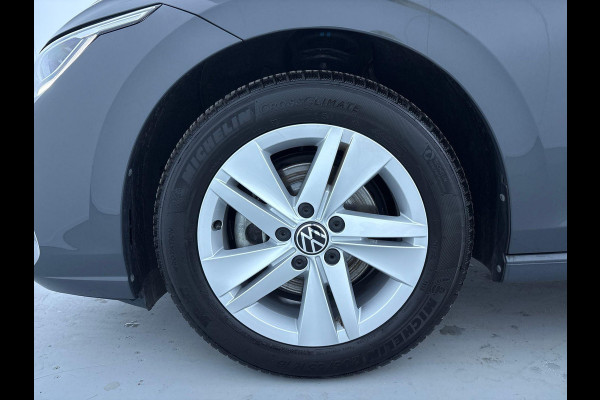 Volkswagen Golf Variant 1.5 eTSI Life 115 PK DSG | Navigatie | Trekhaak | Stoel- en stuurverwarming |
