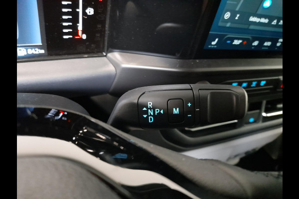 Ford Transit Custom 320 2.0 TDCI L2H1 Limited Automaat Climate control Parkeercamera Navigatie Cruise control Trekhaak 17" Lichtmetalen velgen Apple carplay Android auto
