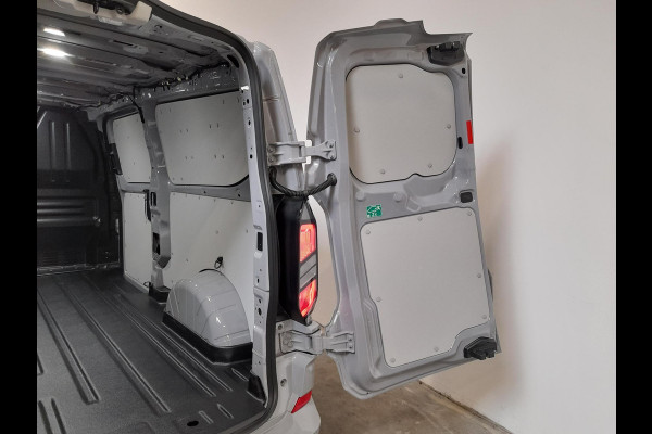 Ford Transit Custom 320 2.0 TDCI L2H1 Limited Automaat Climate control Parkeercamera Navigatie Cruise control Trekhaak 17" Lichtmetalen velgen Apple carplay Android auto