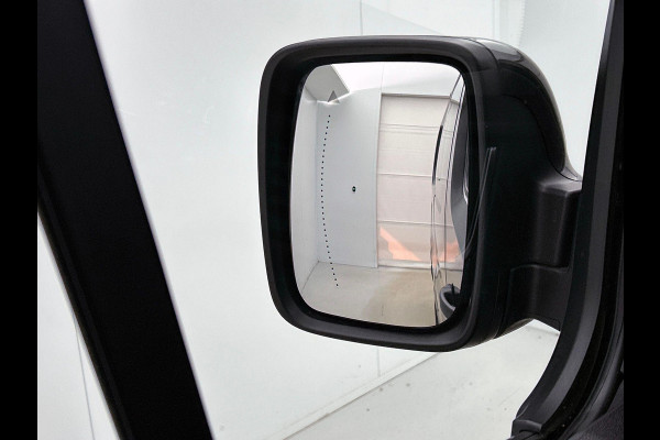 Renault Trafic 2.0 Blue dC1 150PK L2H1 Dubbele Cabine Automaat Navigatie Airco Lichtmetalen velgen Betimmering Trekhaak Camera Parkeer sensoren Dab