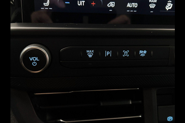 Ford Transit Custom 320 2.0 TDCI L2H1 Limited Automaat Climate control Stoelverwarming Navigatie Cruise control Trekhaak Lichtmetalen velgen Apple carplay Android auto