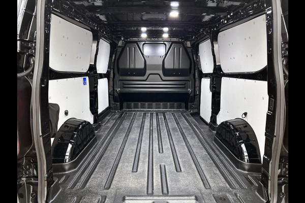 Ford Transit Custom 320 2.0 TDCI L2H1 Limited Automaat Climate control Stoelverwarming Navigatie Cruise control Trekhaak Lichtmetalen velgen Apple carplay Android auto