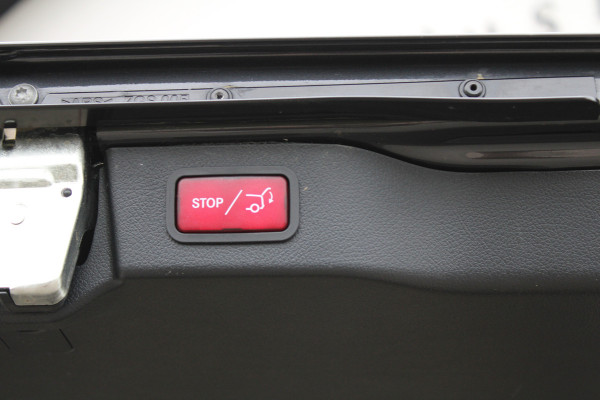 Mercedes-Benz V-Klasse 300d / AMG / 4-Matic / Luchtv / Panorama / Elec Stoel / 7-pers / Burmester / Vol Opties / NIEUWSTAAT