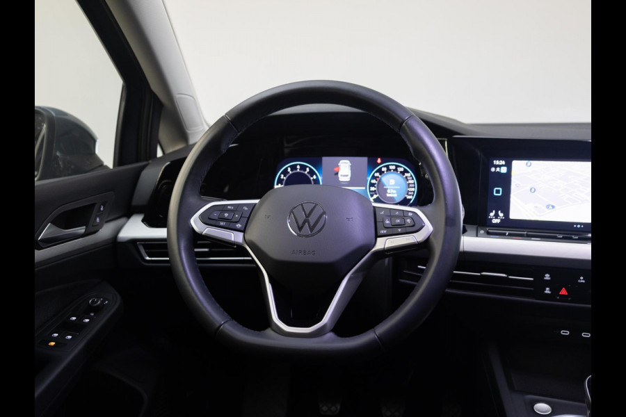 Volkswagen Golf Variant 1.0 TSI Life 110pk 6bak| Camera| 16'LM-velgen| stuur en voorstoelen verwarmd | Navigatie