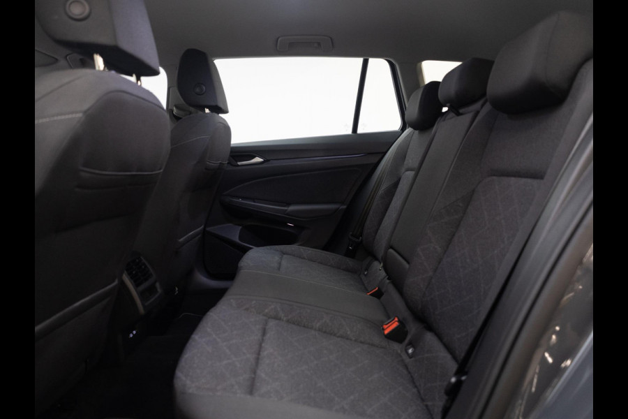 Volkswagen Golf Variant 1.0 TSI Life 110pk 6bak| Camera| 16'LM-velgen| stuur en voorstoelen verwarmd | Navigatie