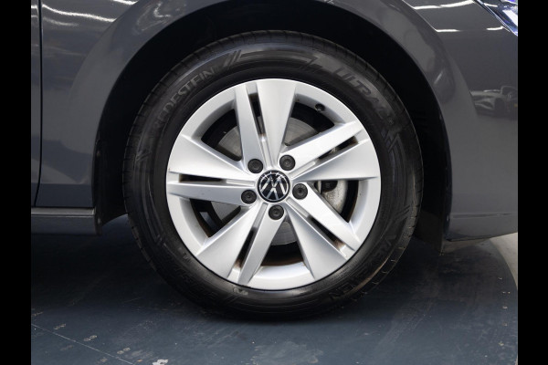 Volkswagen Golf Variant 1.0 TSI Life 110pk 6bak| Camera| 16'LM-velgen| stuur en voorstoelen verwarmd | Navigatie