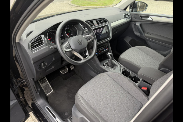 Volkswagen Tiguan 1.5 TSI Life / Automaat / Carplay / Trekhaak (1.800 KG) / Sensoren / Camera /