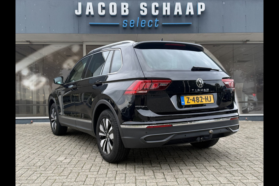 Volkswagen Tiguan 1.5 TSI Life / Automaat / Carplay / Trekhaak (1.800 KG) / Sensoren / Camera /