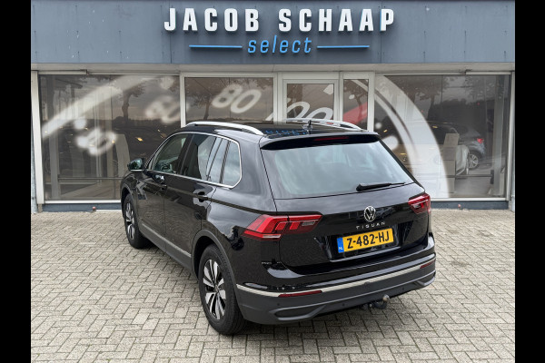 Volkswagen Tiguan 1.5 TSI Life / Automaat / Carplay / Trekhaak (1.800 KG) / Sensoren / Camera /