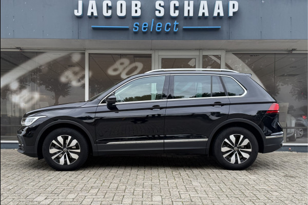 Volkswagen Tiguan 1.5 TSI Life / Automaat / Carplay / Trekhaak (1.800 KG) / Sensoren / Camera /