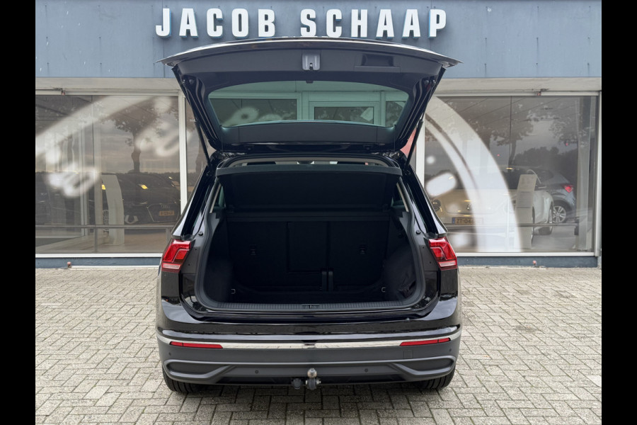 Volkswagen Tiguan 1.5 TSI Life / Automaat / Carplay / Trekhaak (1.800 KG) / Sensoren / Camera /