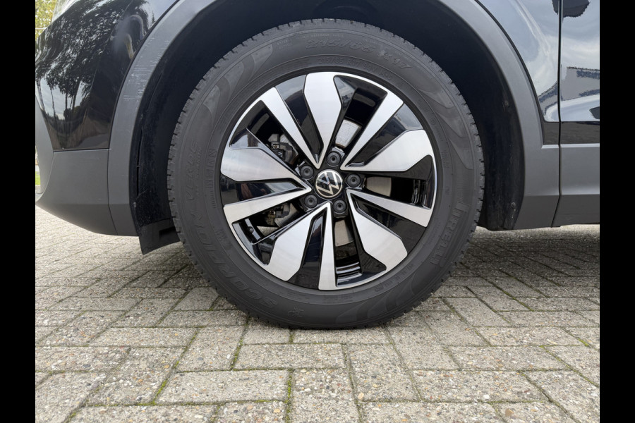 Volkswagen Tiguan 1.5 TSI Life / Automaat / Carplay / Trekhaak (1.800 KG) / Sensoren / Camera /