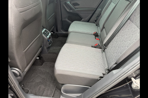 Volkswagen Tiguan 1.5 TSI Life / Automaat / Carplay / Trekhaak (1.800 KG) / Sensoren / Camera /