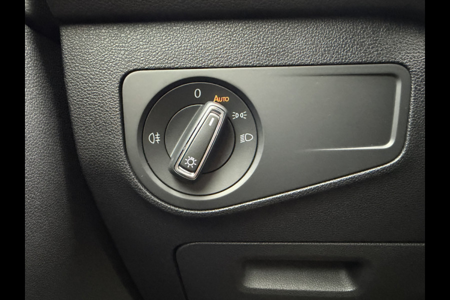 Volkswagen Tiguan 1.5 TSI Life / Automaat / Carplay / Trekhaak (1.800 KG) / Sensoren / Camera /