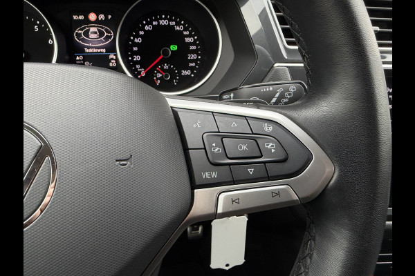 Volkswagen Tiguan 1.5 TSI Life / Automaat / Carplay / Trekhaak (1.800 KG) / Sensoren / Camera /