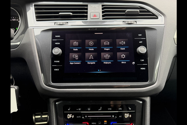 Volkswagen Tiguan 1.5 TSI Life / Automaat / Carplay / Trekhaak (1.800 KG) / Sensoren / Camera /