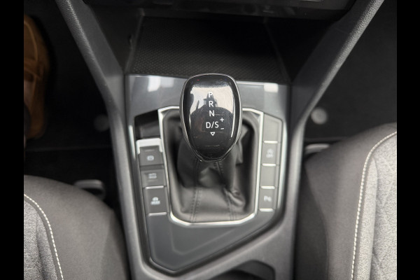 Volkswagen Tiguan 1.5 TSI Life / Automaat / Carplay / Trekhaak (1.800 KG) / Sensoren / Camera /