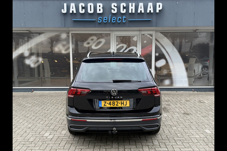 Volkswagen Tiguan 1.5 TSI Life / Automaat / Carplay / Trekhaak (1.800 KG) / Sensoren / Camera /
