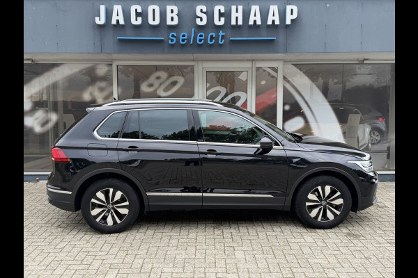 Volkswagen Tiguan 1.5 TSI Life / Automaat / Carplay / Trekhaak (1.800 KG) / Sensoren / Camera /