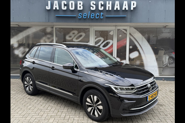 Volkswagen Tiguan 1.5 TSI Life / Automaat / Carplay / Trekhaak (1.800 KG) / Sensoren / Camera /