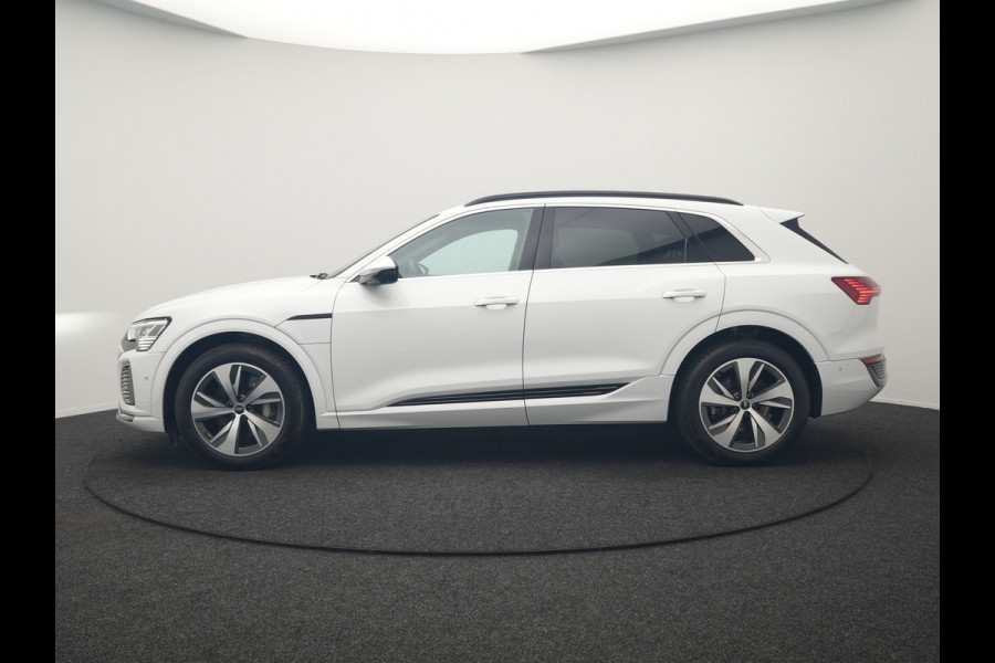Audi Q8 e-tron 55 quattro S Line 114 kWh Dealer O.H | SOH 91,1% | | Trekhaak Afn. | Luchtvering | 360 Camera | Head Up | Adaptive Cruise | Matrix LED | Alcantara Sportstoelen Verwarmd | Apple Carplay | Keyless | Blis | Navigatie | Virtual | DAB | 20"L.M |