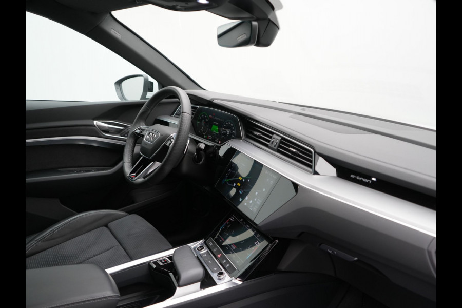 Audi Q8 e-tron 55 quattro S Line 114 kWh Dealer O.H | SOH 91,1% | | Trekhaak Afn. | Luchtvering | 360 Camera | Head Up | Adaptive Cruise | Matrix LED | Alcantara Sportstoelen Verwarmd | Apple Carplay | Keyless | Blis | Navigatie | Virtual | DAB | 20"L.M |