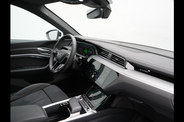 Audi Q8 e-tron 55 quattro S Line 114 kWh Dealer O.H | SOH 91,1% | | Trekhaak Afn. | Luchtvering | 360 Camera | Head Up | Adaptive Cruise | Matrix LED | Alcantara Sportstoelen Verwarmd | Apple Carplay | Keyless | Blis | Navigatie | Virtual | DAB | 20"L.M |