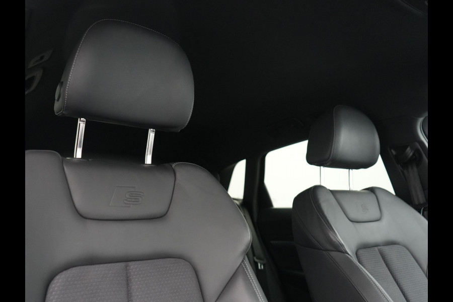 Audi Q8 e-tron 55 quattro S Line 114 kWh Dealer O.H | SOH 91,1% | | Trekhaak Afn. | Luchtvering | 360 Camera | Head Up | Adaptive Cruise | Matrix LED | Alcantara Sportstoelen Verwarmd | Apple Carplay | Keyless | Blis | Navigatie | Virtual | DAB | 20"L.M |