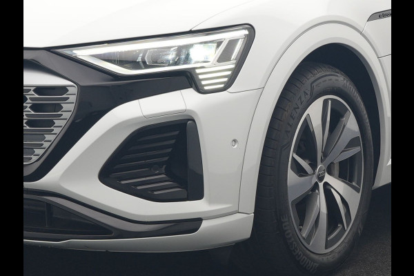 Audi Q8 e-tron 55 quattro S Line 114 kWh Dealer O.H | SOH 91,1% | | Trekhaak Afn. | Luchtvering | 360 Camera | Head Up | Adaptive Cruise | Matrix LED | Alcantara Sportstoelen Verwarmd | Apple Carplay | Keyless | Blis | Navigatie | Virtual | DAB | 20"L.M |