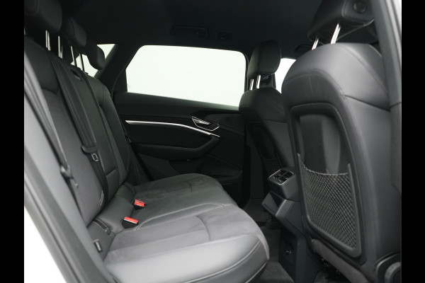 Audi Q8 e-tron 55 quattro S Line 114 kWh Dealer O.H | SOH 91,1% | | Trekhaak Afn. | Luchtvering | 360 Camera | Head Up | Adaptive Cruise | Matrix LED | Alcantara Sportstoelen Verwarmd | Apple Carplay | Keyless | Blis | Navigatie | Virtual | DAB | 20"L.M |