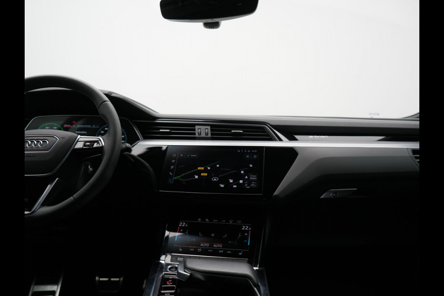 Audi Q8 e-tron 55 quattro S Line 114 kWh Dealer O.H | SOH 91,1% | | Trekhaak Afn. | Luchtvering | 360 Camera | Head Up | Adaptive Cruise | Matrix LED | Alcantara Sportstoelen Verwarmd | Apple Carplay | Keyless | Blis | Navigatie | Virtual | DAB | 20"L.M |