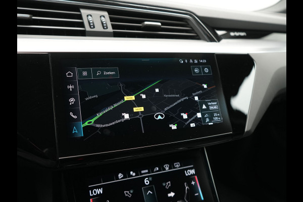 Audi Q8 e-tron 55 quattro S Line 114 kWh Dealer O.H | SOH 91,1% | | Trekhaak Afn. | Luchtvering | 360 Camera | Head Up | Adaptive Cruise | Matrix LED | Alcantara Sportstoelen Verwarmd | Apple Carplay | Keyless | Blis | Navigatie | Virtual | DAB | 20"L.M |