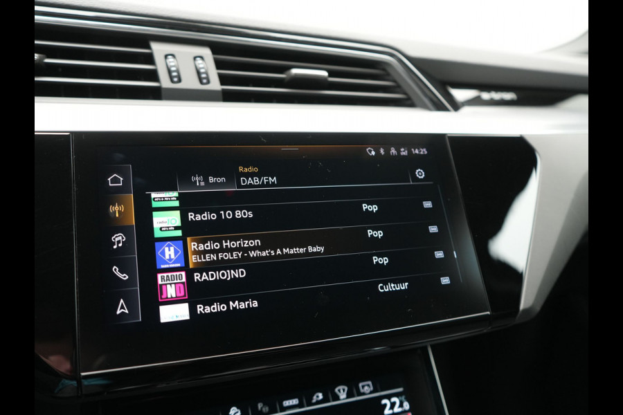 Audi Q8 e-tron 55 quattro S Line 114 kWh Dealer O.H | SOH 91,1% | | Trekhaak Afn. | Luchtvering | 360 Camera | Head Up | Adaptive Cruise | Matrix LED | Alcantara Sportstoelen Verwarmd | Apple Carplay | Keyless | Blis | Navigatie | Virtual | DAB | 20"L.M |