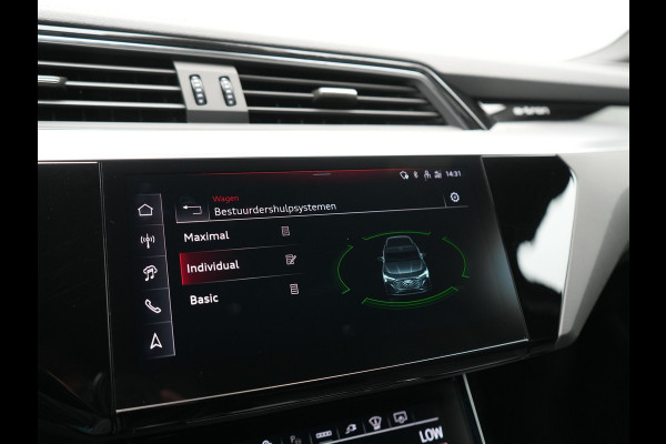 Audi Q8 e-tron 55 quattro S Line 114 kWh Dealer O.H | SOH 91,1% | | Trekhaak Afn. | Luchtvering | 360 Camera | Head Up | Adaptive Cruise | Matrix LED | Alcantara Sportstoelen Verwarmd | Apple Carplay | Keyless | Blis | Navigatie | Virtual | DAB | 20"L.M |